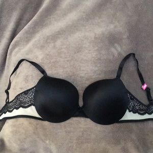 NWT Maidenform Black & Nude Bra 36C